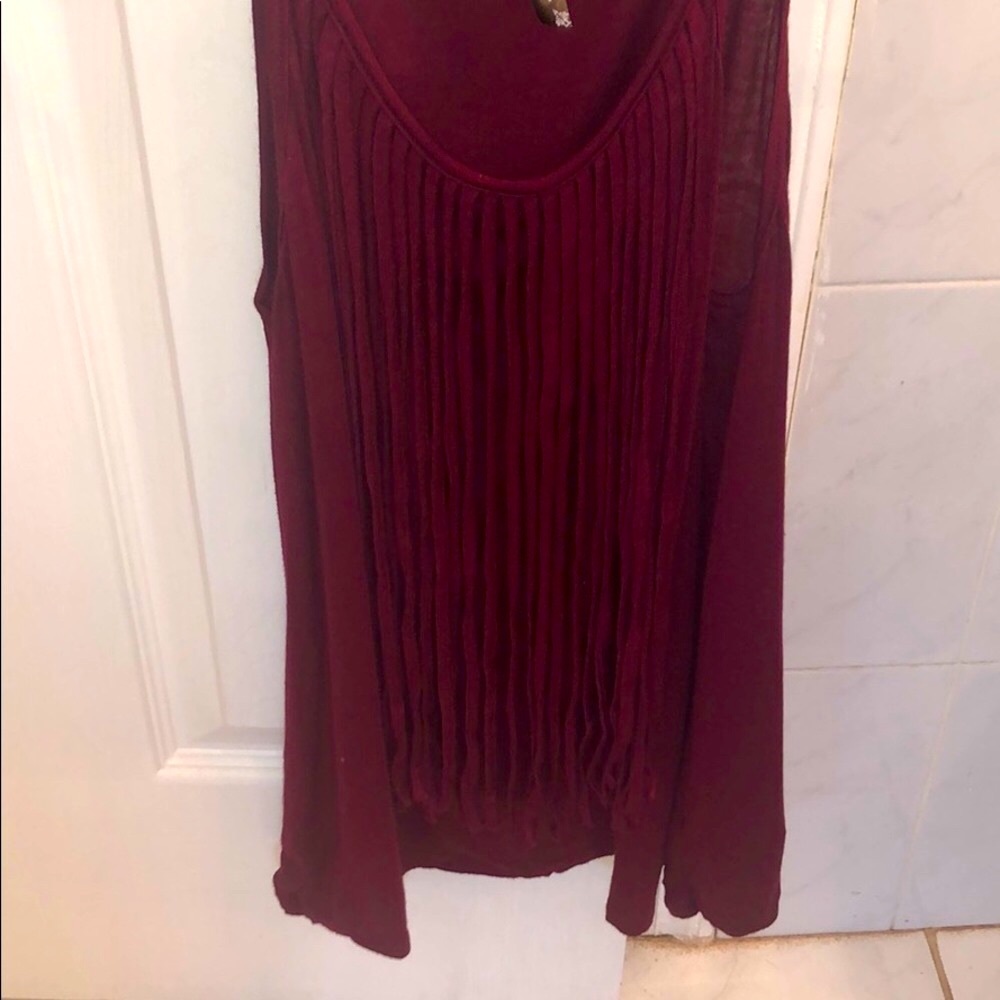 Red top - Picture 2 of 4